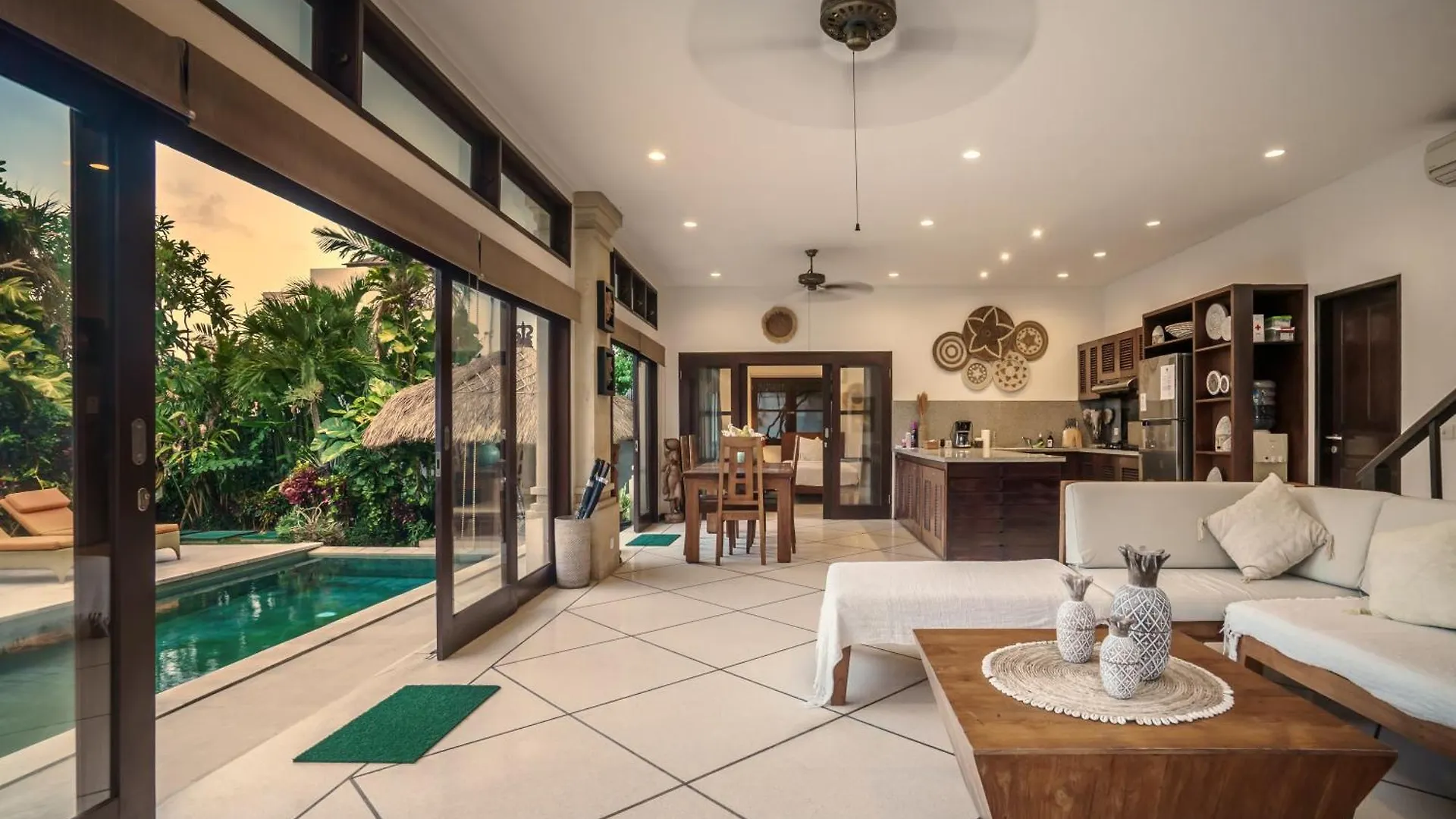 Villa Gading By Alfred In Bali Seminyak  Seminyak (Bali)